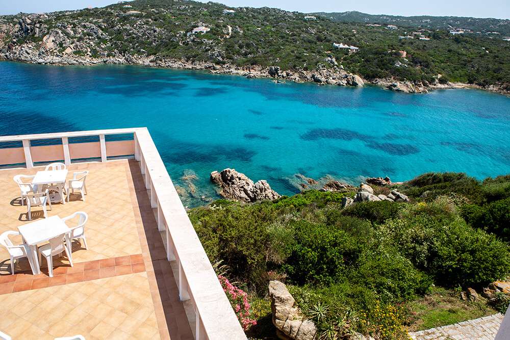 la terrazza sul mare della casa vacanze Sardegna